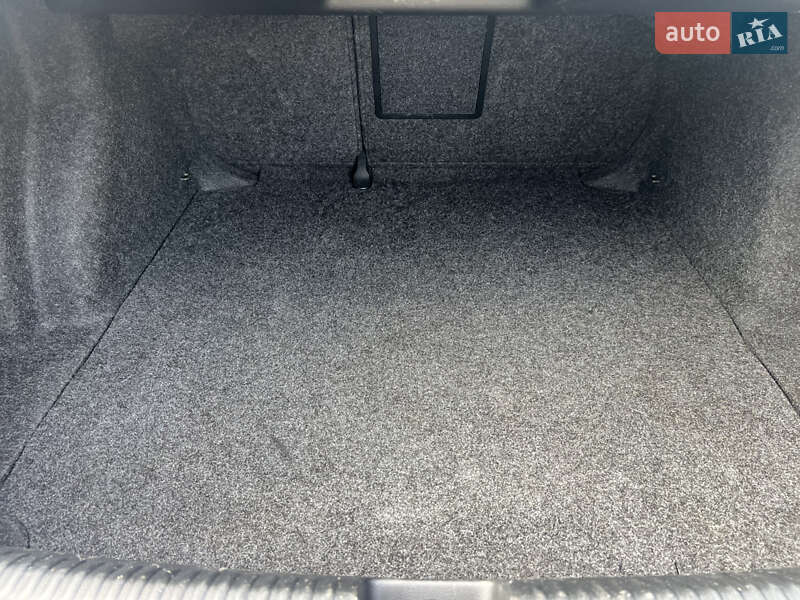 Седан Volkswagen Jetta 2012 в Днепре