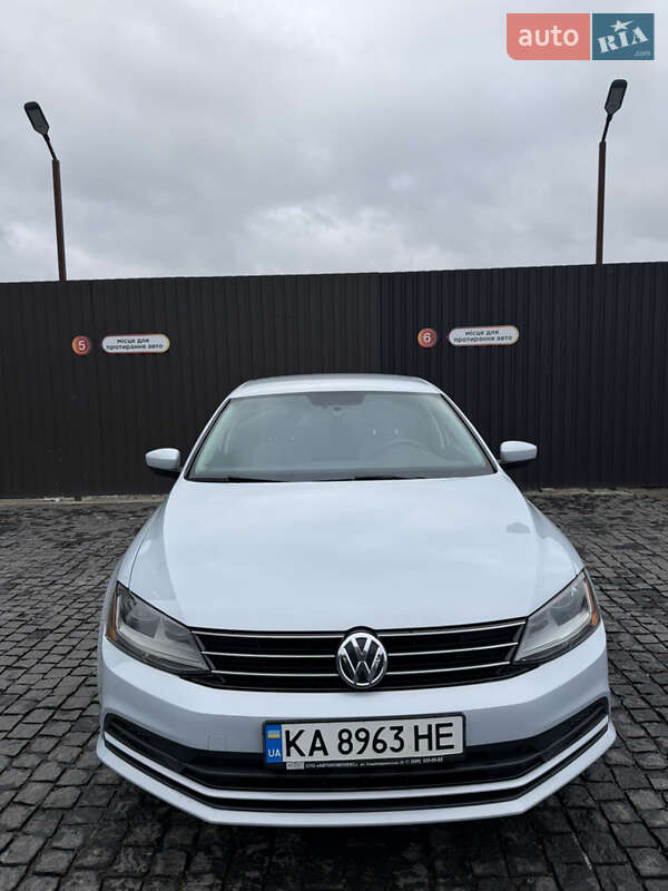 Седан Volkswagen Jetta 2016 в Киеве