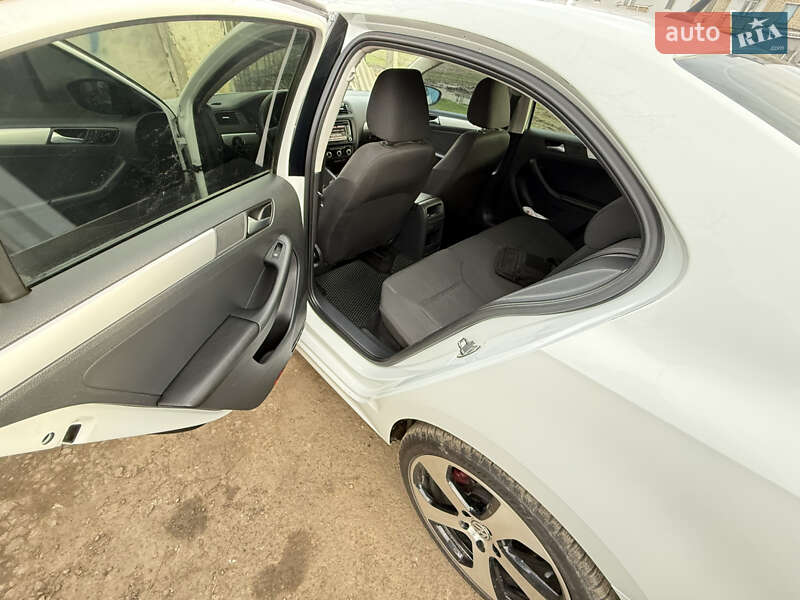 Седан Volkswagen Jetta 2014 в Веселиновому