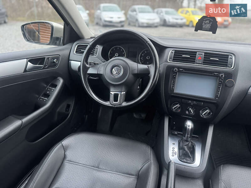 Седан Volkswagen Jetta 2012 в Хмельницькому фото 28 Седан Volkswagen Jetta 2012 в Хмельницькому