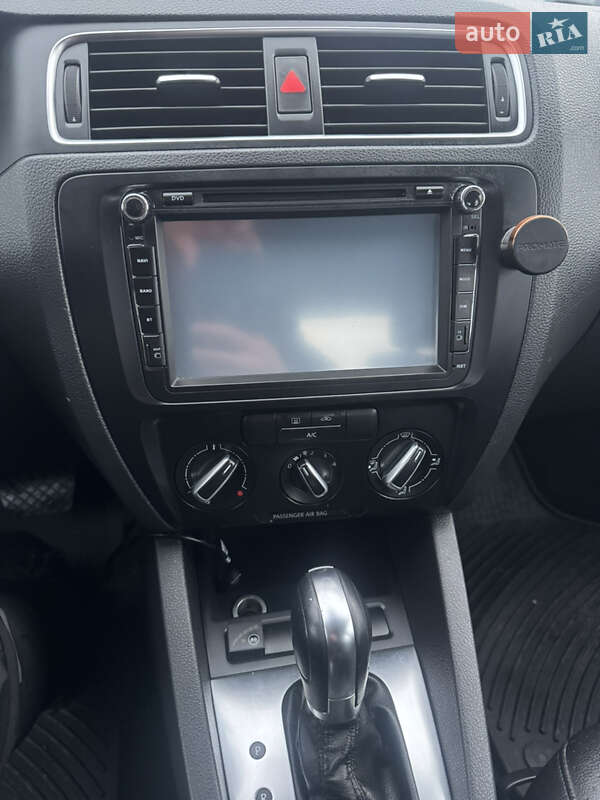 Седан Volkswagen Jetta 2012 в Хмельницькому фото 40 Седан Volkswagen Jetta 2012 в Хмельницькому