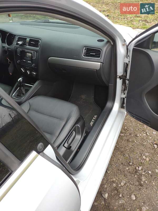 Седан Volkswagen Jetta 2017 в Зенькове