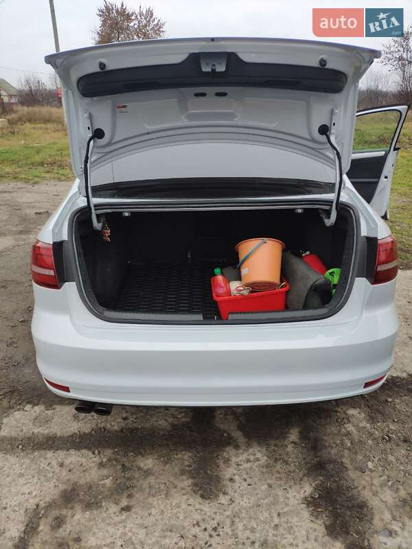 Седан Volkswagen Jetta 2017 в Зенькове