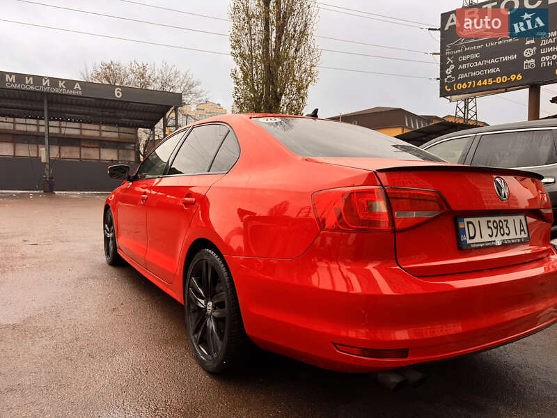 Седан Volkswagen Jetta 2014 в Киеве
