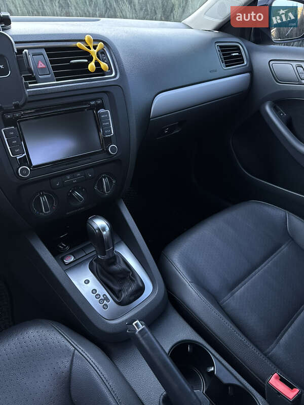 Седан Volkswagen Jetta 2014 в Полтаві