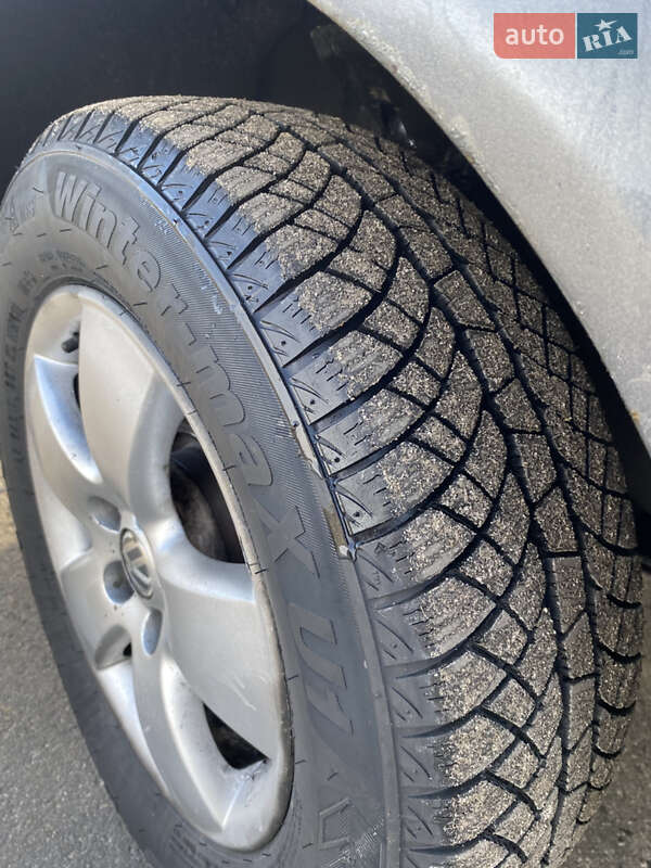 Седан Volkswagen Jetta 2003 в Чернігові