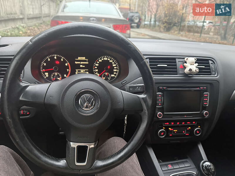 Седан Volkswagen Jetta 2012 в Киеве