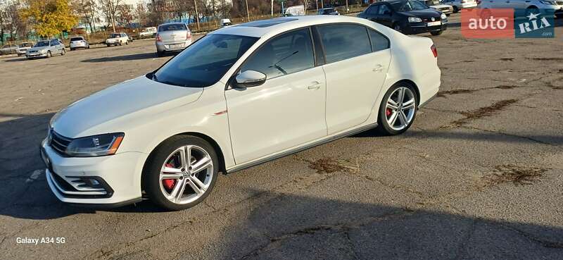 Седан Volkswagen Jetta 2017 в Запоріжжі
