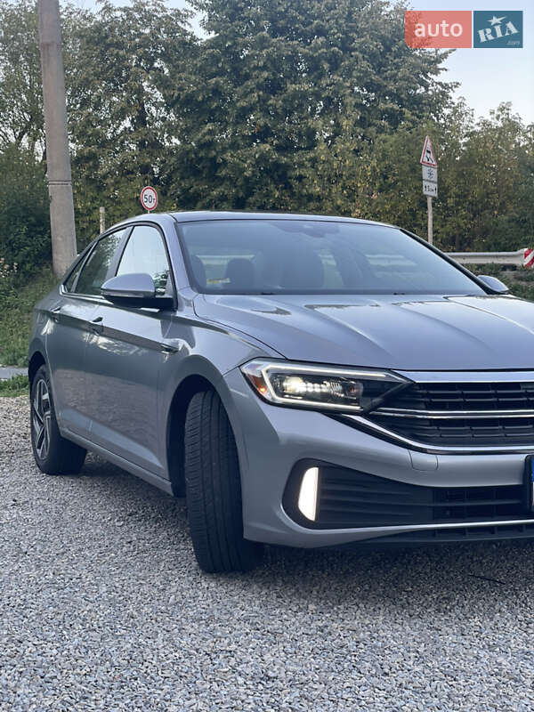 Седан Volkswagen Jetta 2023 в Надвірній