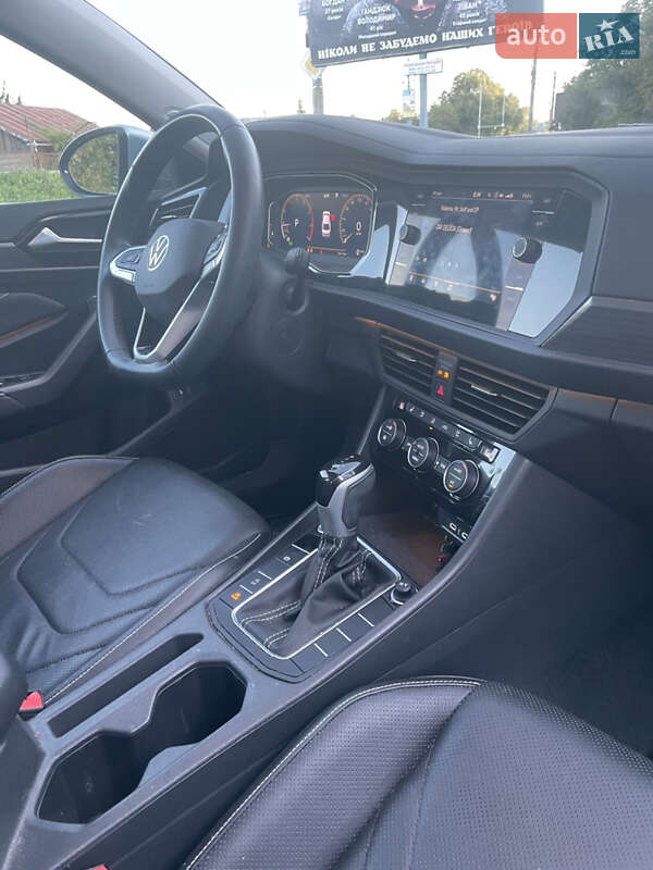 Седан Volkswagen Jetta 2023 в Надвірній