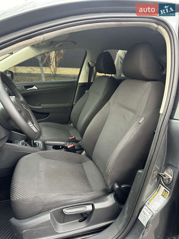 Седан Volkswagen Jetta 2011 в Полтаве