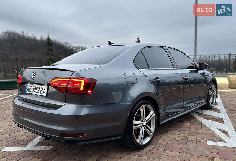 Седан Volkswagen Jetta 2016 в Киеве