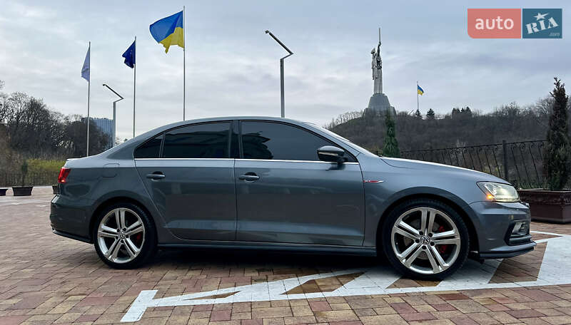 Седан Volkswagen Jetta 2016 в Киеве