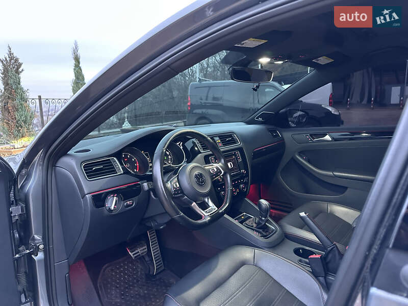 Седан Volkswagen Jetta 2016 в Киеве