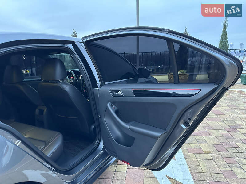 Седан Volkswagen Jetta 2016 в Киеве