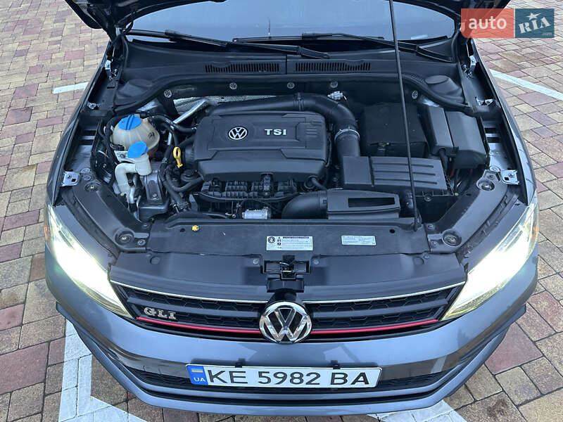 Седан Volkswagen Jetta 2016 в Киеве