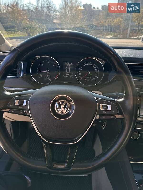 Седан Volkswagen Jetta 2016 в Гайвороні