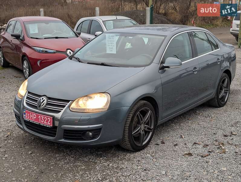 Седан Volkswagen Jetta 2006 в Ровно