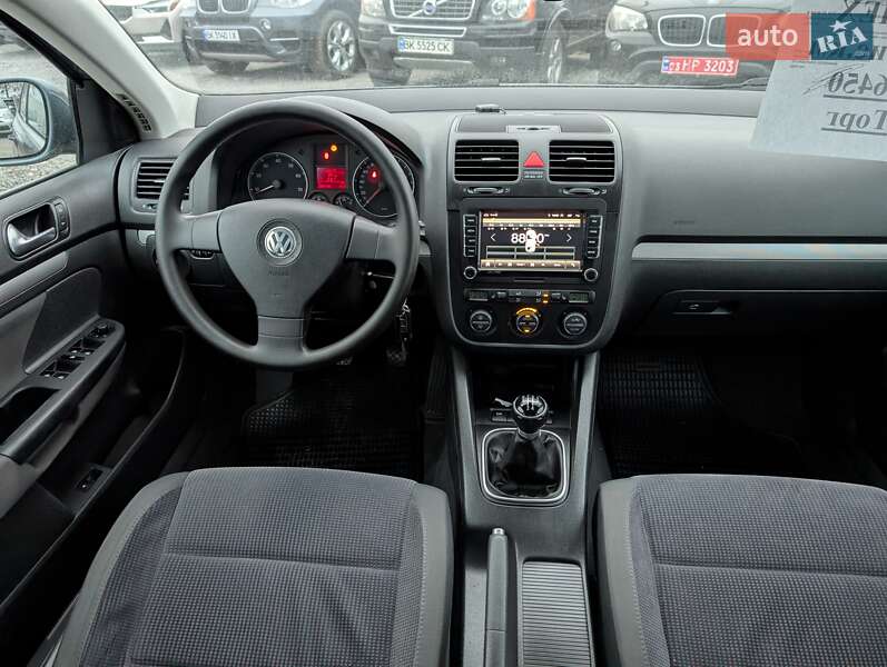 Седан Volkswagen Jetta 2006 в Ровно