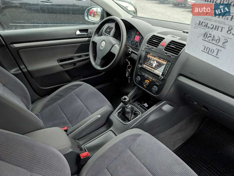 Седан Volkswagen Jetta 2006 в Ровно