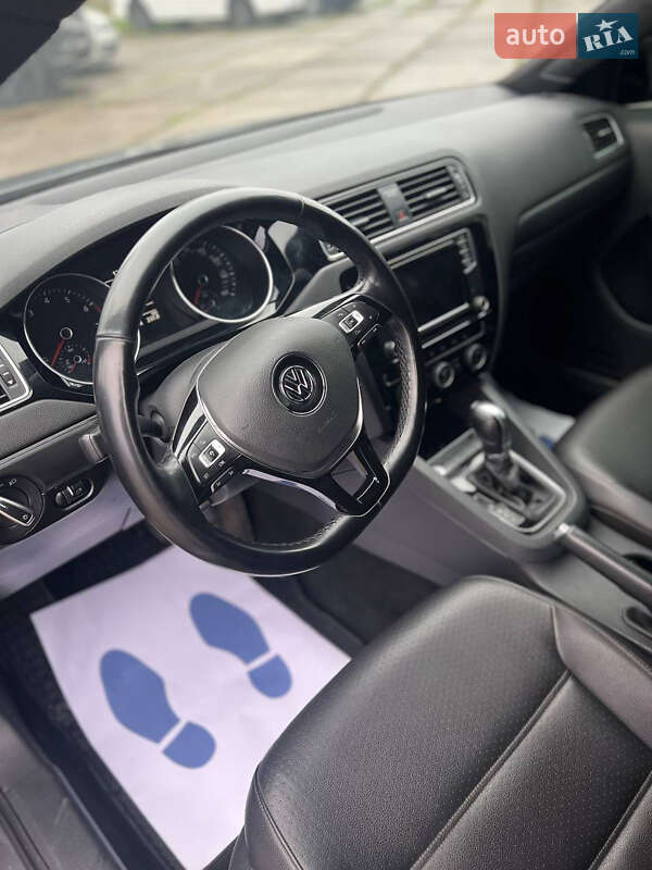 Седан Volkswagen Jetta 2017 в Харькове