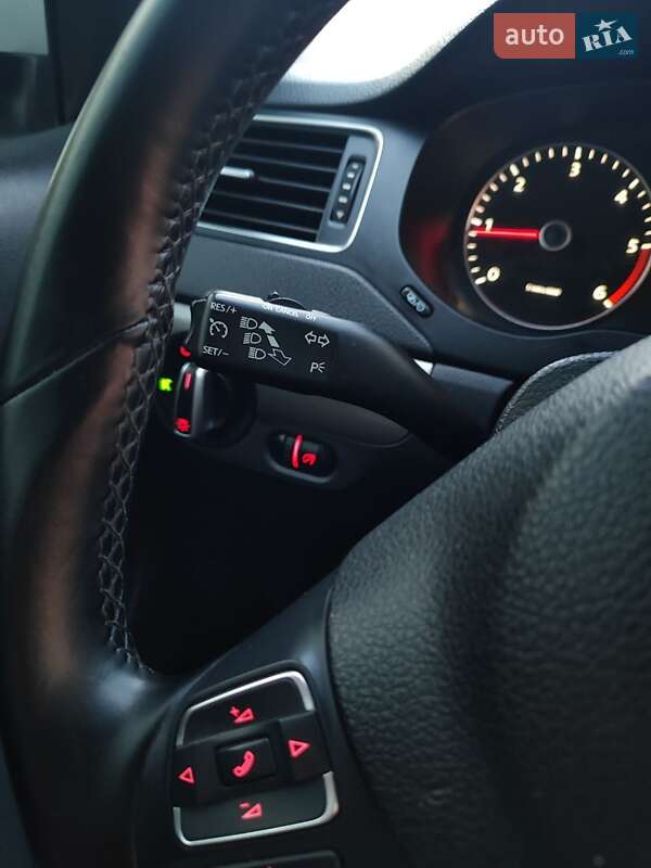 Седан Volkswagen Jetta 2012 в Кропивницькому
