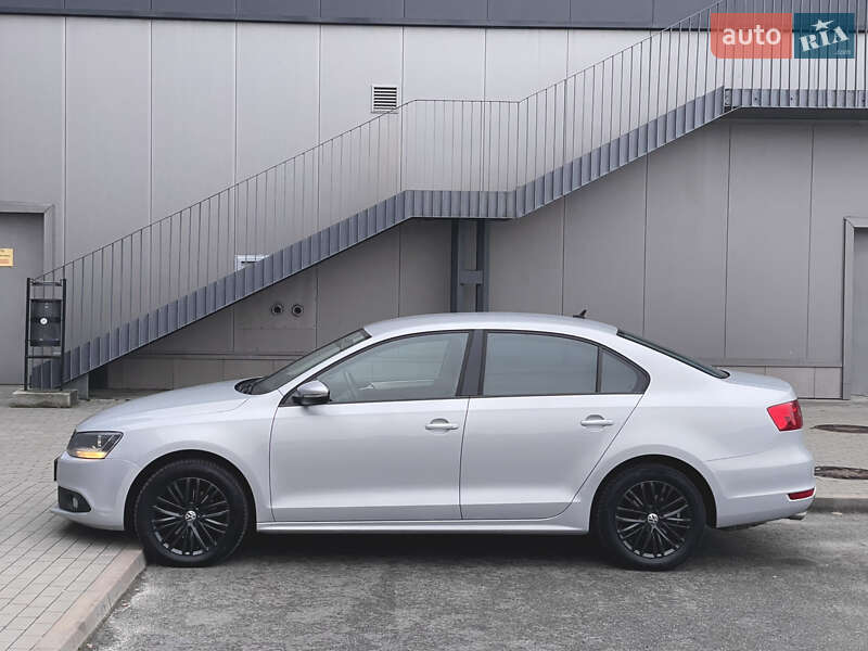 Седан Volkswagen Jetta 2012 в Киеве