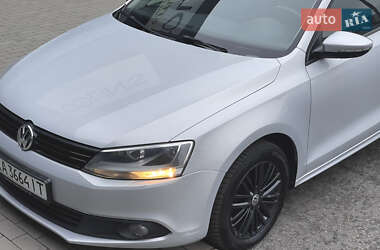 Седан Volkswagen Jetta 2012 в Києві