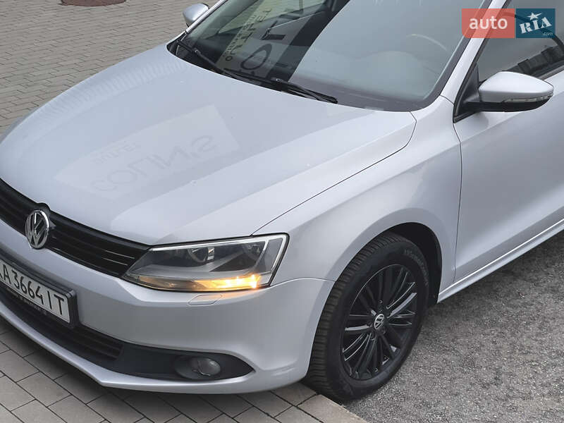 Седан Volkswagen Jetta 2012 в Киеве