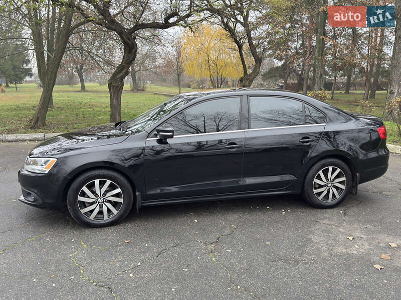 Седан Volkswagen Jetta 2013 в Кременчуці