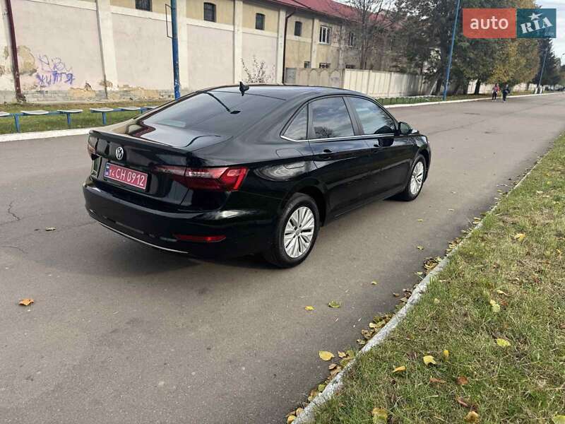 Седан Volkswagen Jetta 2020 в Львові