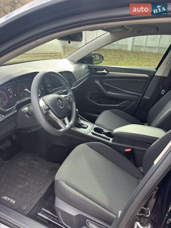 Седан Volkswagen Jetta 2020 в Львові