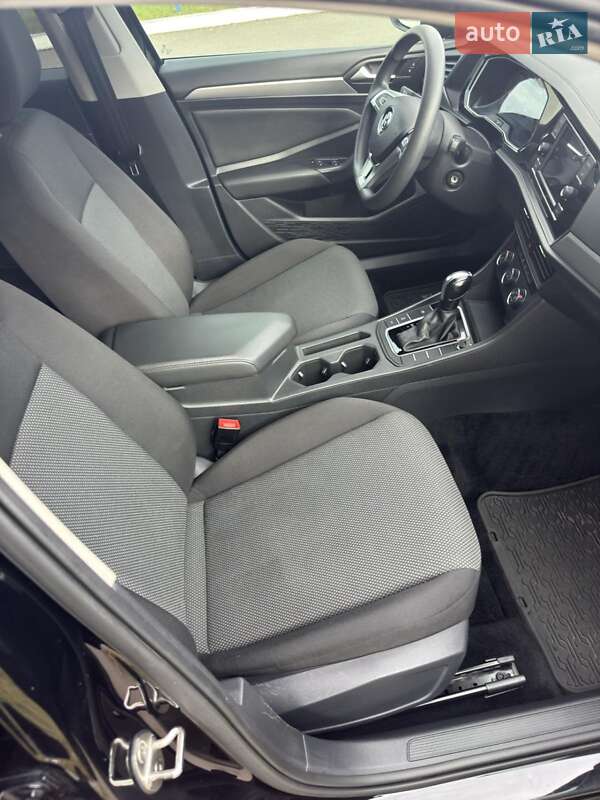 Седан Volkswagen Jetta 2020 в Львові