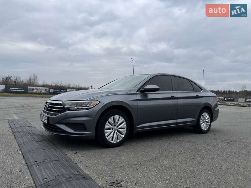 Седан Volkswagen Jetta 2019 в Киеве