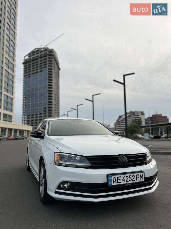 Седан Volkswagen Jetta 2016 в Нетешине