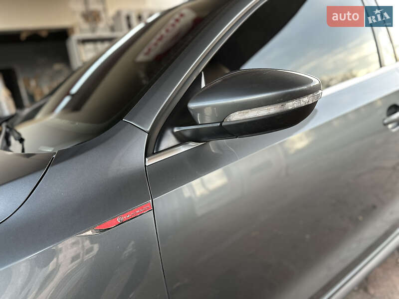 Седан Volkswagen Jetta 2011 в Днепре