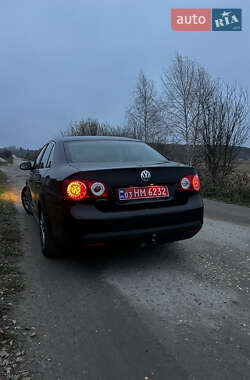 Седан Volkswagen Jetta 2008 в Кременці