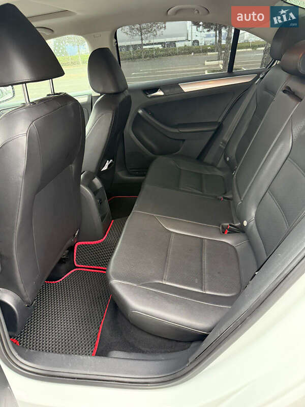 Седан Volkswagen Jetta 2015 в Одессе