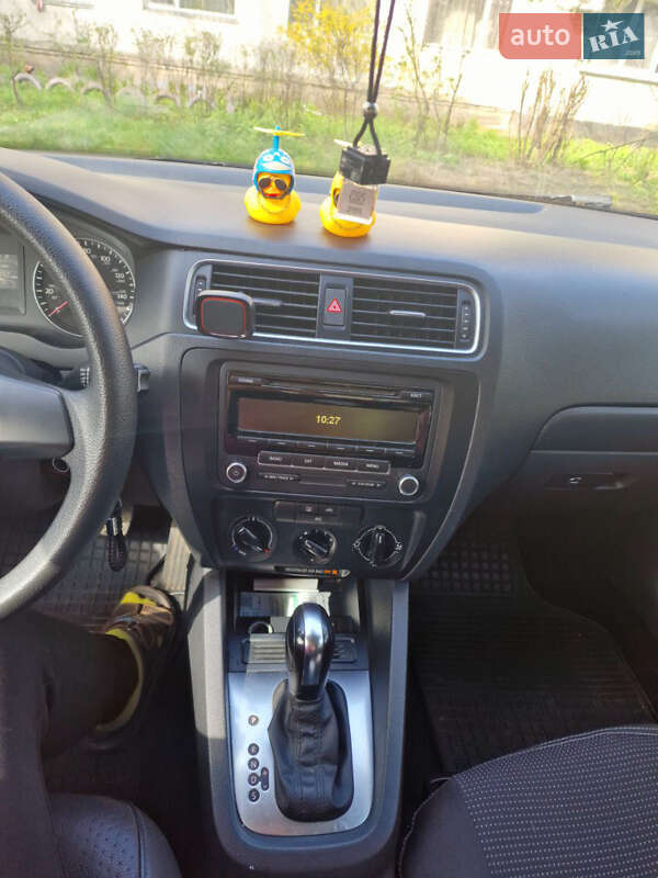 Седан Volkswagen Jetta 2014 в Києві фото 6 Седан Volkswagen Jetta 2014 в Києві