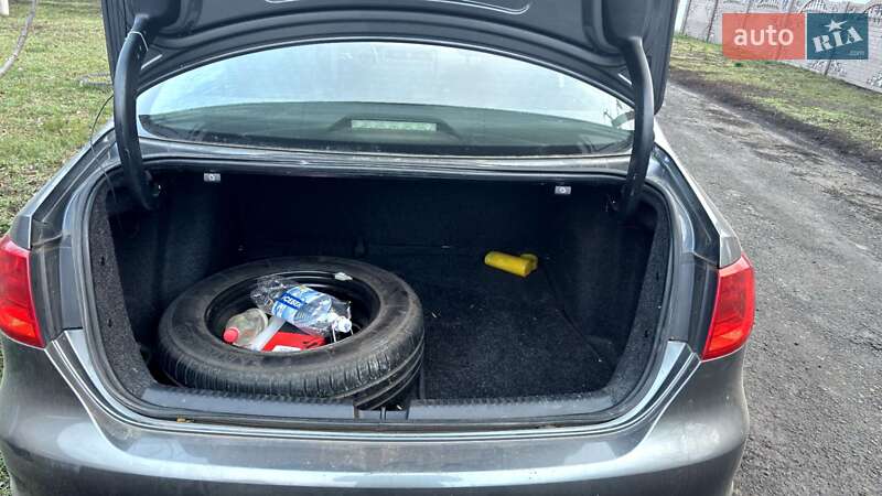 Седан Volkswagen Jetta 2014 в Лозовій