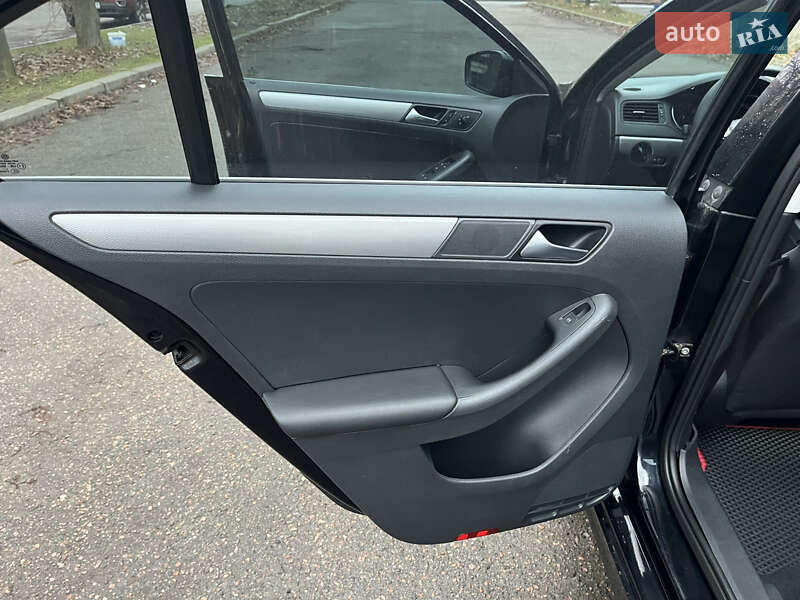 Седан Volkswagen Jetta 2014 в Киеве