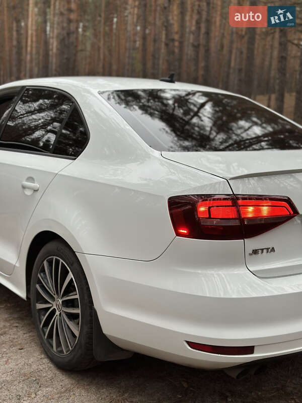 Седан Volkswagen Jetta 2016 в Полтаві