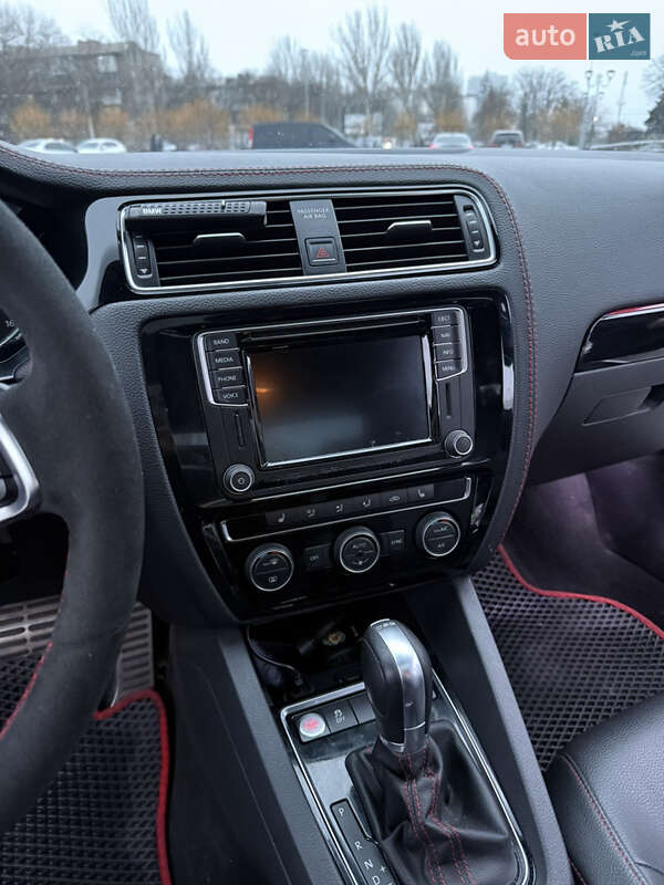 Седан Volkswagen Jetta 2016 в Запоріжжі фото 13 Седан Volkswagen Jetta 2016 в Запоріжжі