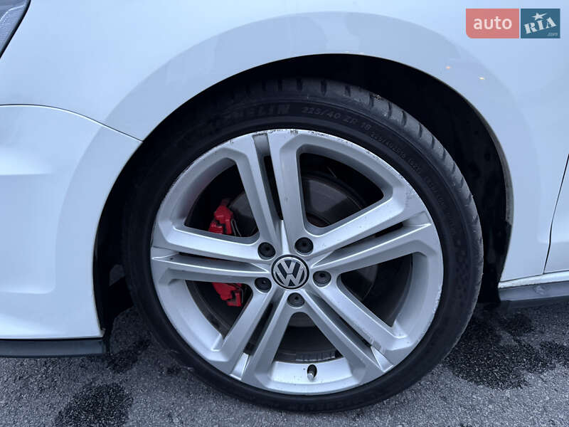 Седан Volkswagen Jetta 2016 в Запоріжжі фото 41 Седан Volkswagen Jetta 2016 в Запоріжжі