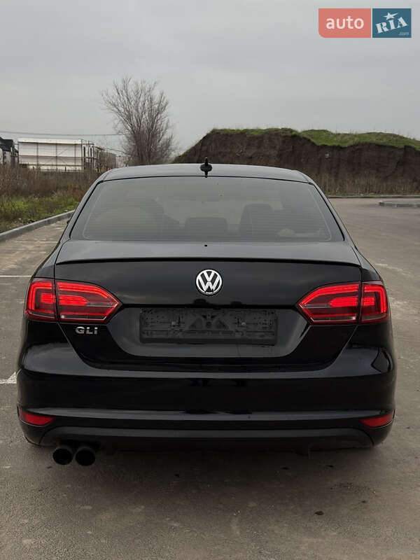 Седан Volkswagen Jetta 2014 в Днепре