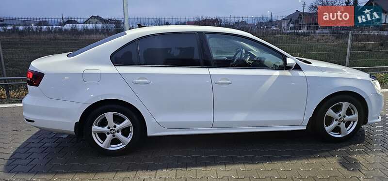 Седан Volkswagen Jetta 2016 в Тячеві фото 2 Седан Volkswagen Jetta 2016 в Тячеві
