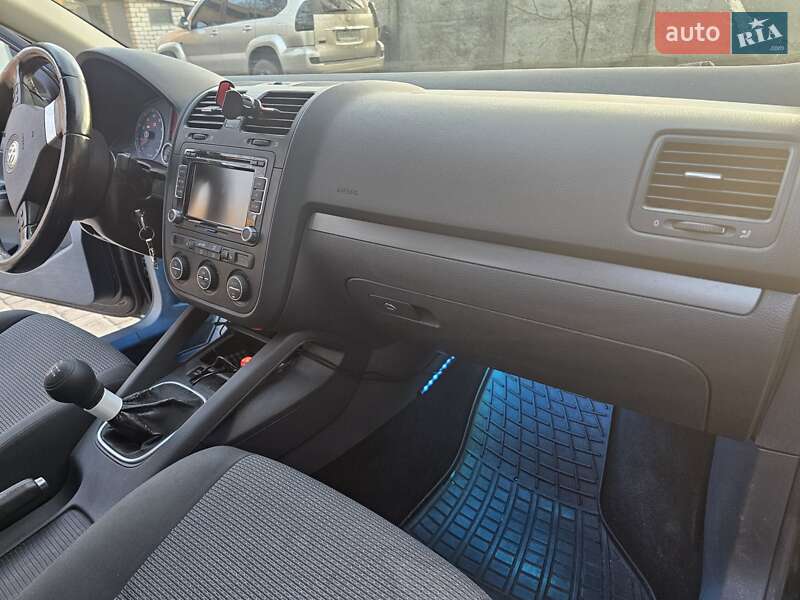 Седан Volkswagen Jetta 2009 в Кременчуці