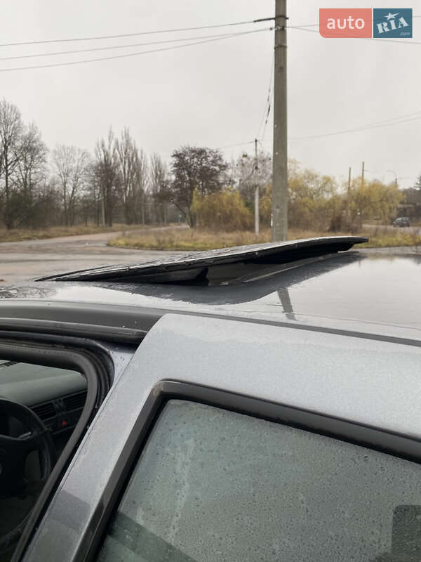 Седан Volkswagen Jetta 2003 в Чернігові