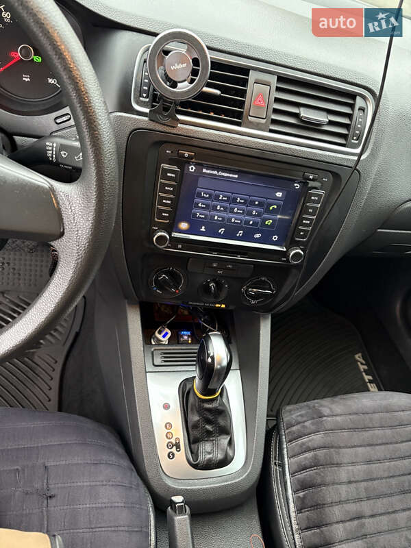 Седан Volkswagen Jetta 2014 в Харькове