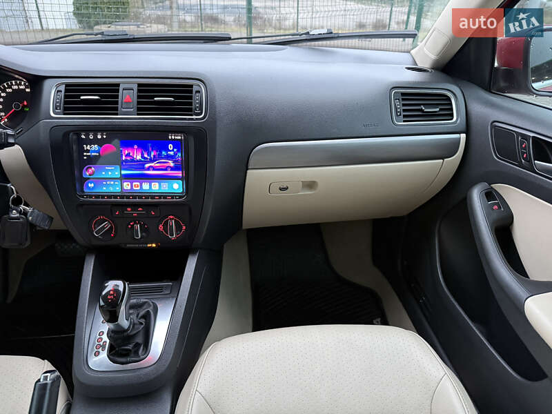 Седан Volkswagen Jetta 2013 в Киеве фото 23 Седан Volkswagen Jetta 2013 в Киеве